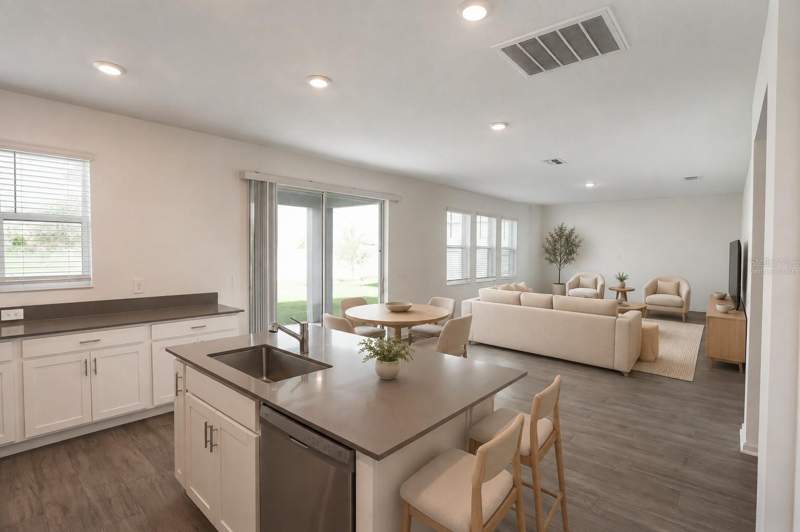 4 bedroom Single Family Residence at 2587 Runners Circle, Wellness Way 50S, Clermont — photo 4