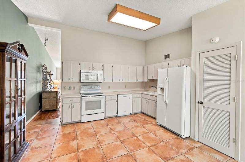 2 bedroom Condominium at 2220 Swedish Drive #42, On Top Of The World, Clearwater — photo 3