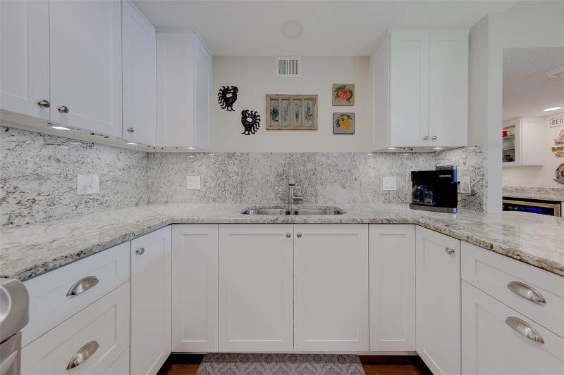 2 bedroom Condominium at 1460 Gulf Boulevard #305, Sand Key Condo-South Beach, Clearwater — photo 3