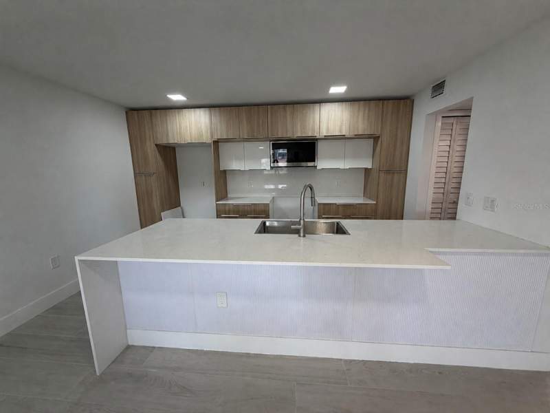 2 bedroom Condominium at 7400 Sunshine Skyway Lane #105, South Bay Condo, St Petersburg — photo 5