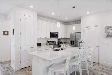 8201 Surf Street, Kissimmee FL - photo 16 of 70