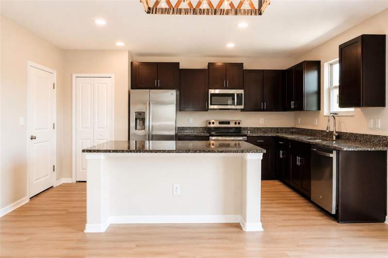 4 bedroom Single Family Residence at 715 Calico Scallop Street, Shell Cove Ph 1, Ruskin — photo 3