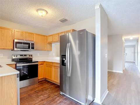 2245 Fluorshire Drive, Brandon FL - photo 10 of 42