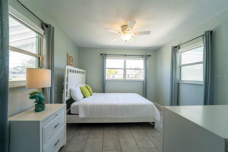 2 bedroom Single Family Residence at 4825 Floramar Terrace, Flor A Mar, New Port Richey — photo 3