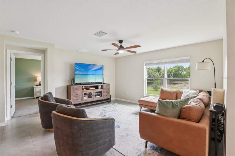 4 bedroom Single Family Residence at 1804 Tahitian Sunrise Drive, North Park Isle Ph 2B & 3A, Plant City — photo 4