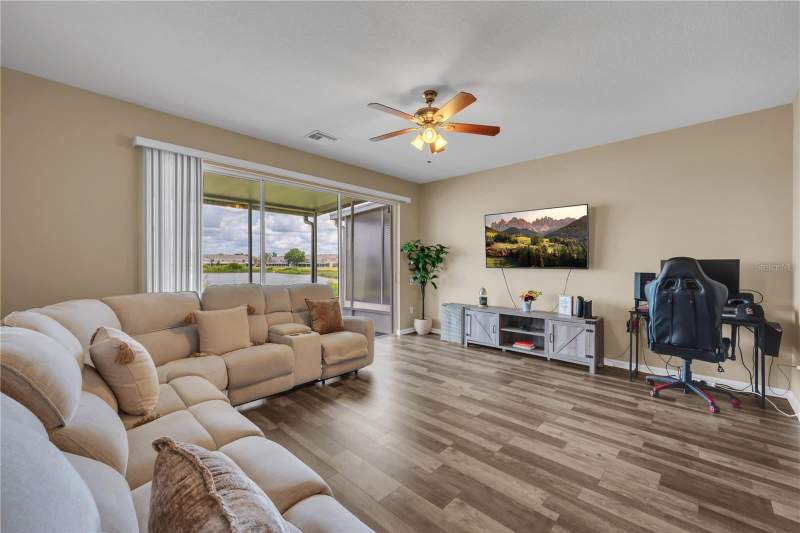 3 bedroom Townhouse at 4939 Pond Ridge Drive, Valhalla Ph 1-2, Riverview — photo 4