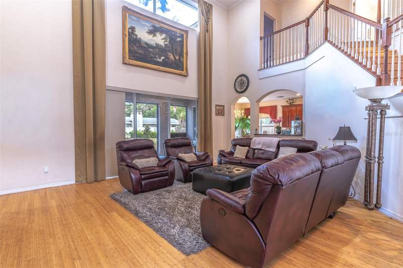 6 bedroom Single Family Residence at 915 Hickory Fork Drive, Lake Weeks Ph 1, Seffner — photo 5