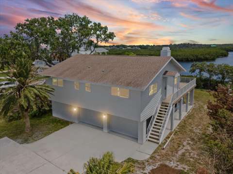 1647 Sea Breeze Drive, home for sale in Tarpon Springs 34689