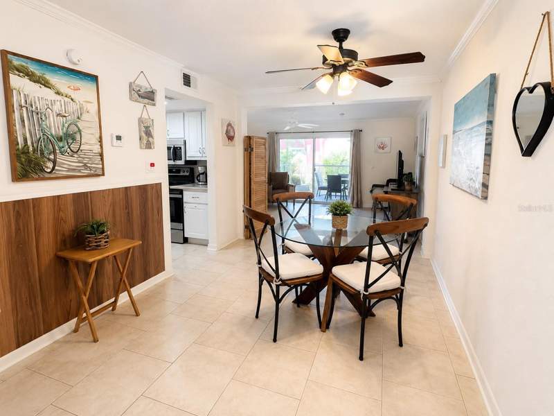 1 bedroom Condominium at 3735 42nd Way #E, Bermuda Bay Beach Condo, St Petersburg — photo 4