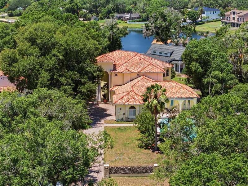 6 bedroom Single Family Residence at 12006 Waterside Court, Tampa, Tampa — photo 1