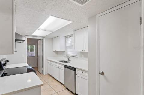 14051 Briardale Lane, Tampa FL - photo 6 of 6