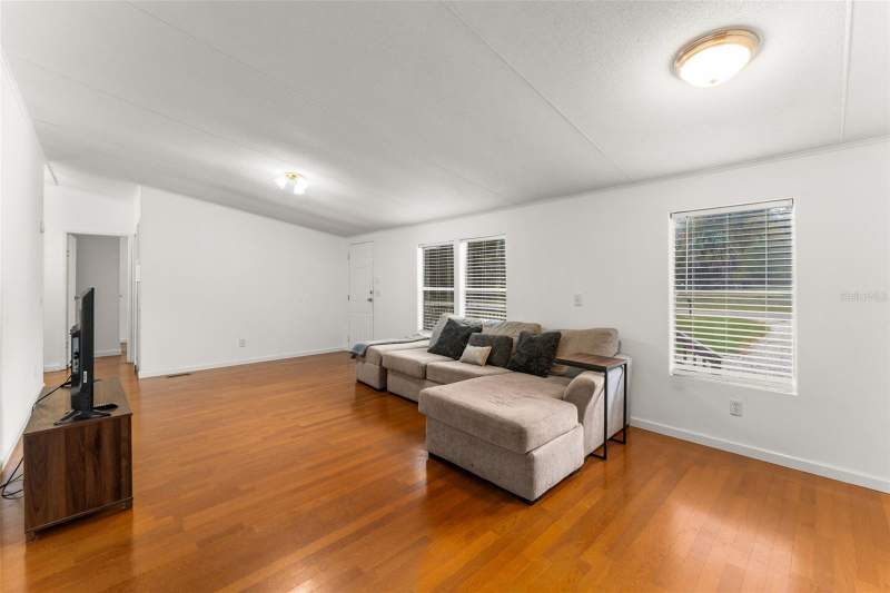 4 bedroom Manufactured Home at 13519 SW 89th Terrace, Rolling K, Archer — photo 4
