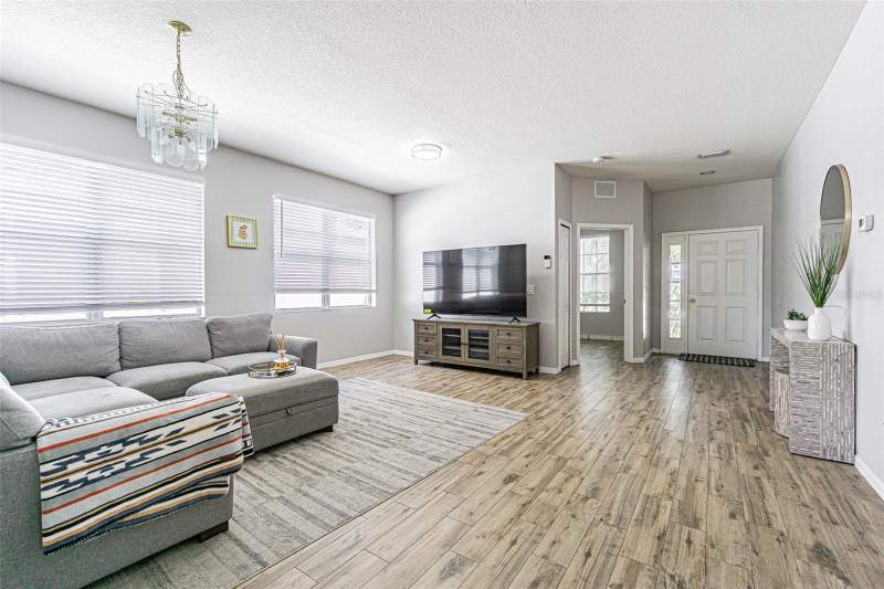 4 bedroom Single Family Residence at 13016 Terrace Brook Place, Hidden Oaks At Temple Terrace, Temple Terrace — photo 3