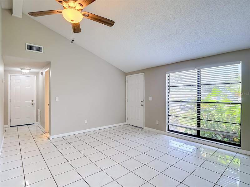 3 bedroom Single Family Residence at 6701 Village Grove Court, Timberlane Sub Unit 6, Tampa — photo 5