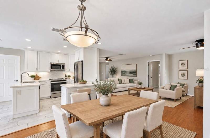 2 bedroom Villa at 913 Sutton Place, Highland Lakes, Palm Harbor — photo 2