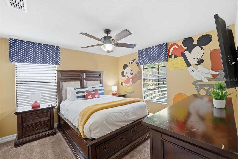 8 bedroom Single Family Residence at 1414 Thunderbird Road, Stoneybrook South Ph 1, Davenport — photo 3
