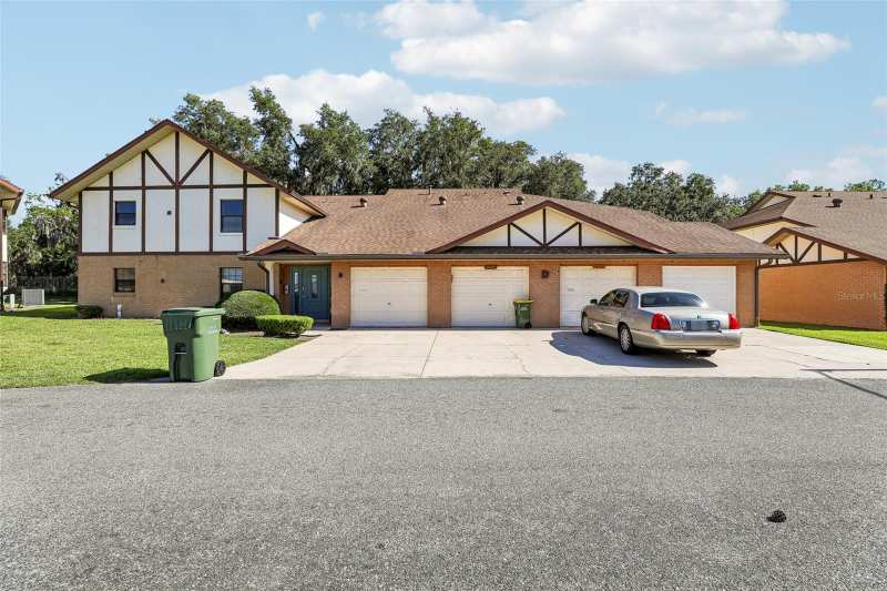 2 bedroom Condominium at 100 E Oak Terrace Drive #D2, Coach Houses/Leesburg 2D, Leesburg — photo 1