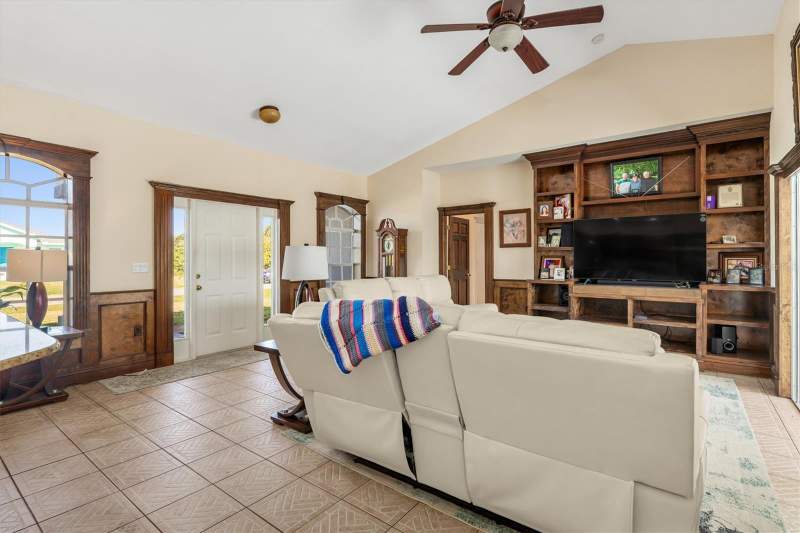 3 bedroom Single Family Residence at 10056 Lebanon Drive, Port Charlotte Sec 081, Port Charlotte — photo 3