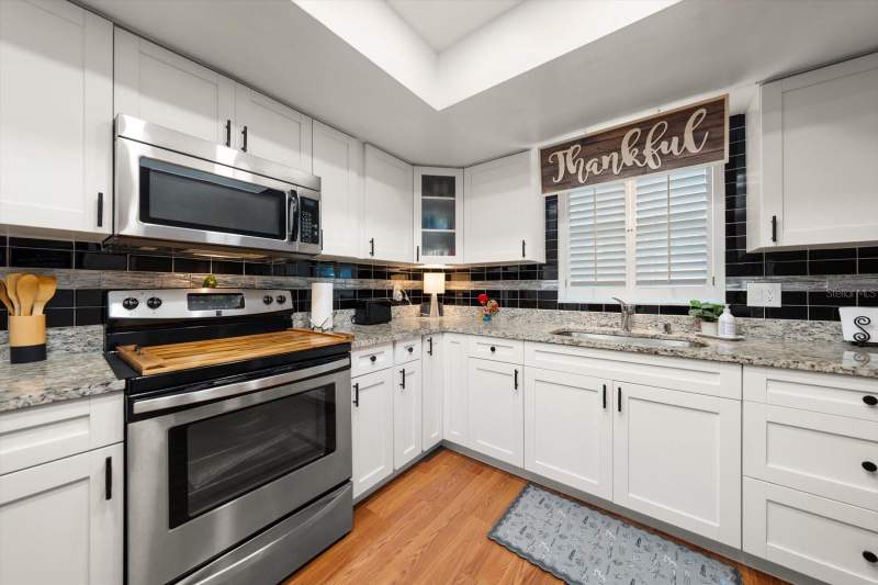 2 bedroom Villa at 1651 S Lake Avenue #3, Normandy Park South, Clearwater — photo 5