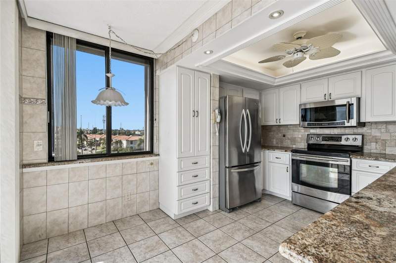 2 bedroom Condominium at 6104 Palma Del Mar Boulevard #402, Palma Del Mar I, St Petersburg — photo 5