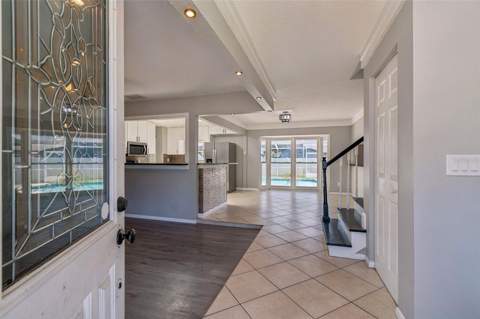 7111 Gateway Court, Tampa FL - photo 7 of 69