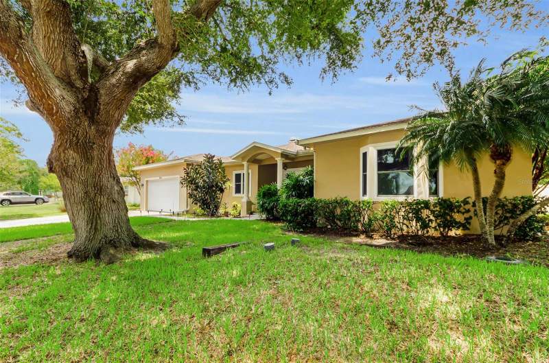 4 bedroom Single Family Residence at 1888 Bugle Lane, Douglas Manor Estates, Clearwater — photo 5