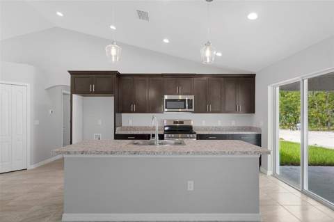 12085 Manassas Avenue, Weeki Wachee FL - photo 10 of 38