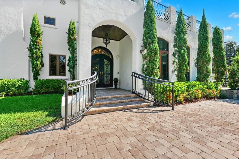 5 bedroom Single Family Residence at 4555 W Swann Avenue, Beach Park, Tampa — photo 5