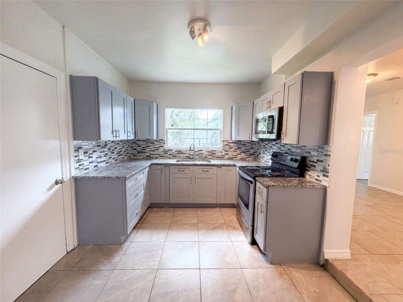 4 bedroom Single Family Residence at 7117 N 50th Street, Ana Julia Estates, Tampa — photo 3