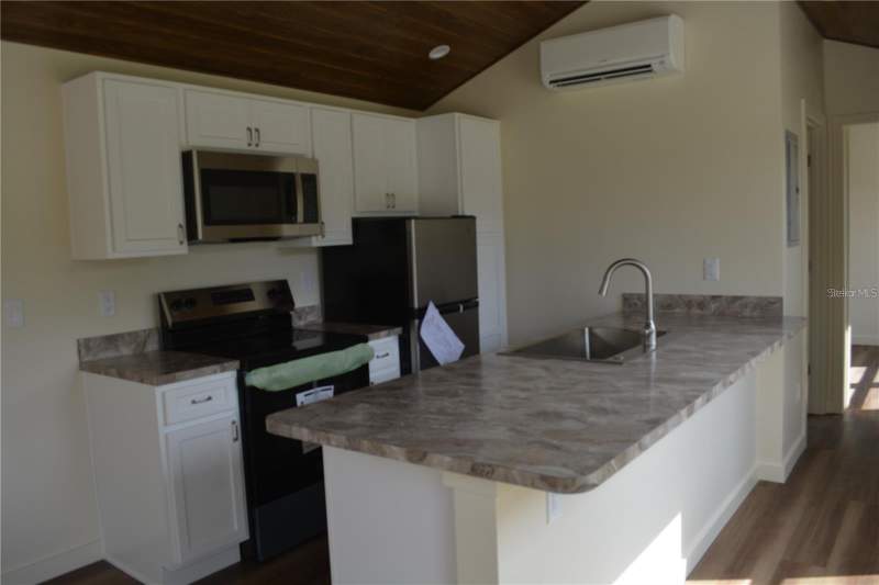 1 bedroom Single Family Residence at 620 THIRD STREET, MILTON SQUARE, OVIEDO — photo 5