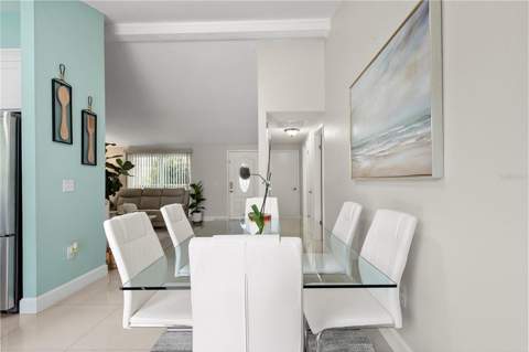 10112 Enchanted Oaks Court, Tampa FL - photo 15 of 36