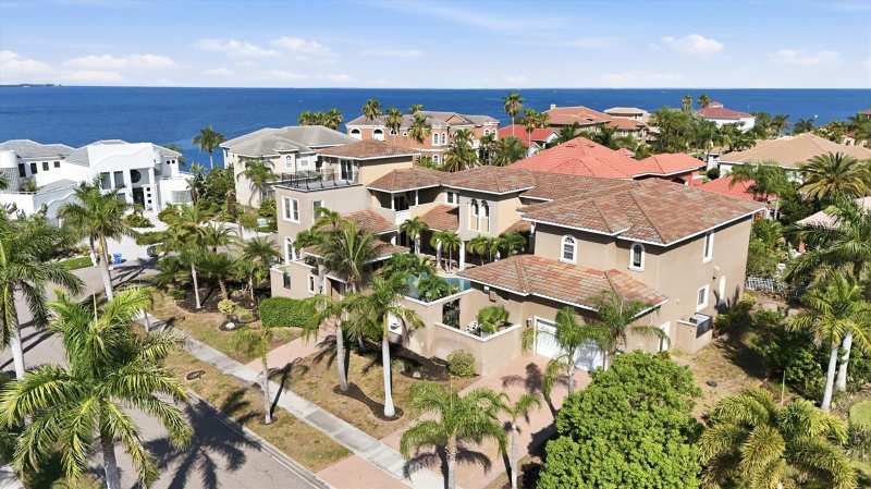 5 bedroom Single Family Residence at 1304 Jumana Loop, Andalucia, Apollo Beach — photo 1