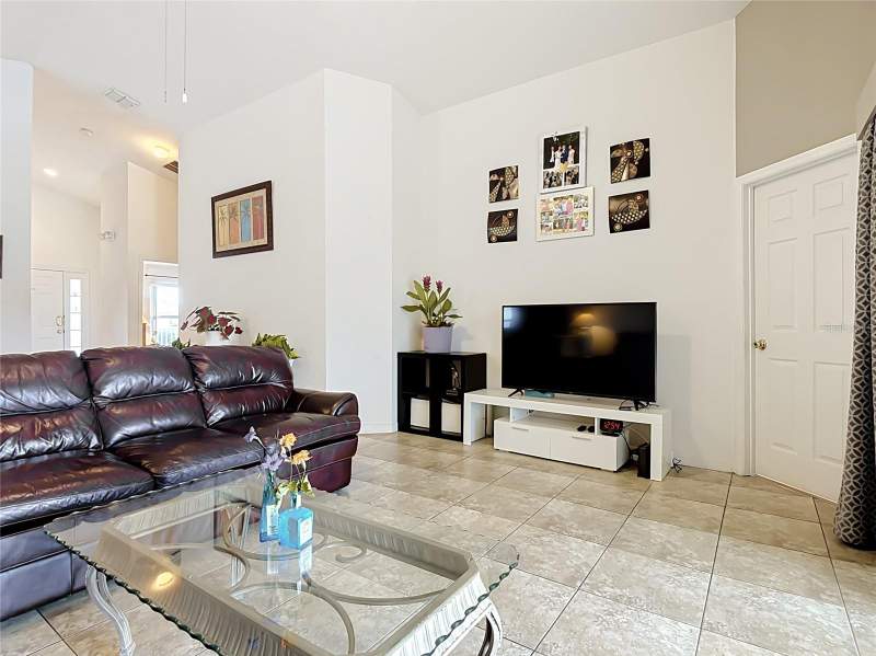 4 bedroom Single Family Residence at 604 Chadbury Way, Remington Prcl M1, Kissimmee — photo 3