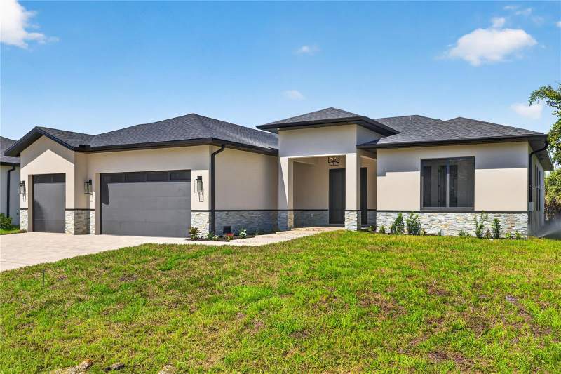 4 bedroom Single Family Residence at 9668 President Circle, Port Charlotte Sec 071, Port Charlotte — photo 2