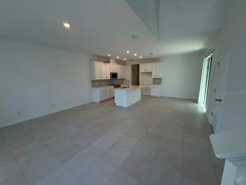 4 bedroom Single Family Residence at 408 Oak Flat Alley, Cypress Bluff Ph 1, Groveland — photo 5