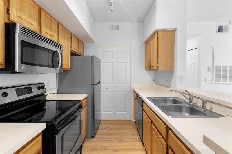 2 bedroom Condominium at 13037 Mulberry Park Drive #529, Plantation Park Private, Orlando — photo 4