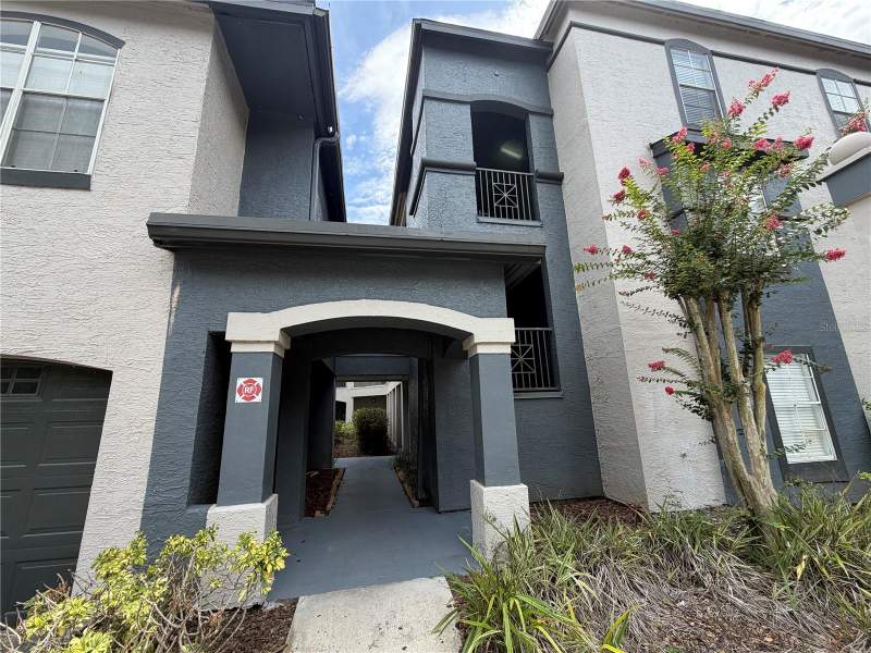 2 bedroom Condominium at 13210 Arbor Isle Dr #102, The Falls At New Tampa A Condo, Temple Terrace — photo 2