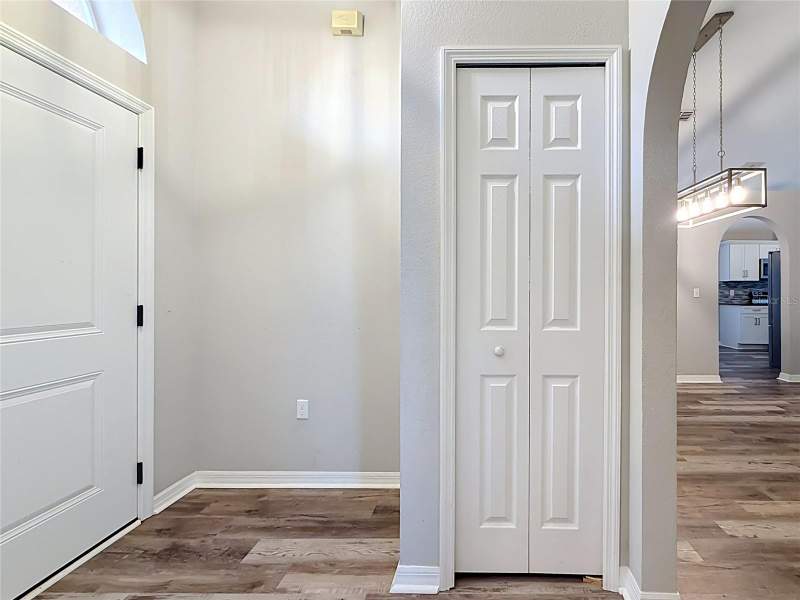 4 bedroom Single Family Residence at 31806 PARKDALE DRIVE, PARK HILL SUB, LEESBURG — photo 2