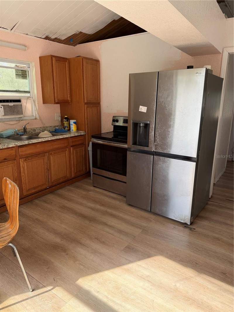 1 bedroom Single Family Residence at 1211 NW Eucalyptus Avenue, Tall Pines Estates, Arcadia — photo 3