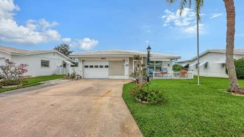 3802 Chinaberry Road, home for sale in Bradenton 34208