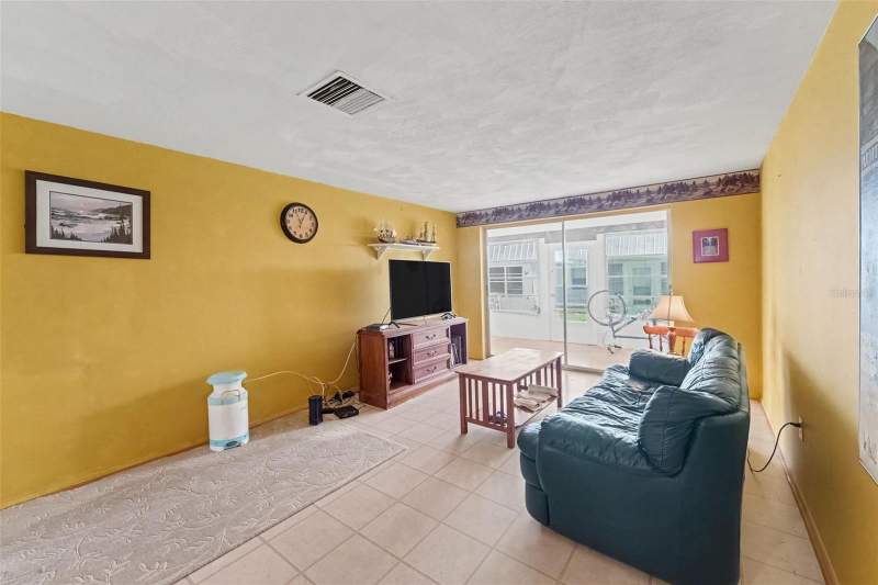 2 bedroom Condominium at 4211 Regal Place #3, Gardens Of Beacon Square, New Port Richey — photo 2