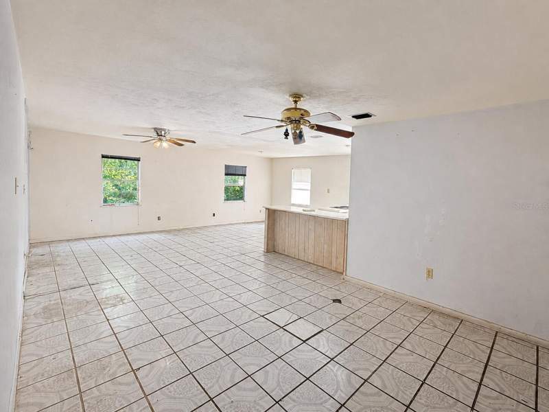 2 bedroom Single Family Residence at 6806 SE 215th Street, Bailey Survey Tillis, Hawthorne — photo 2