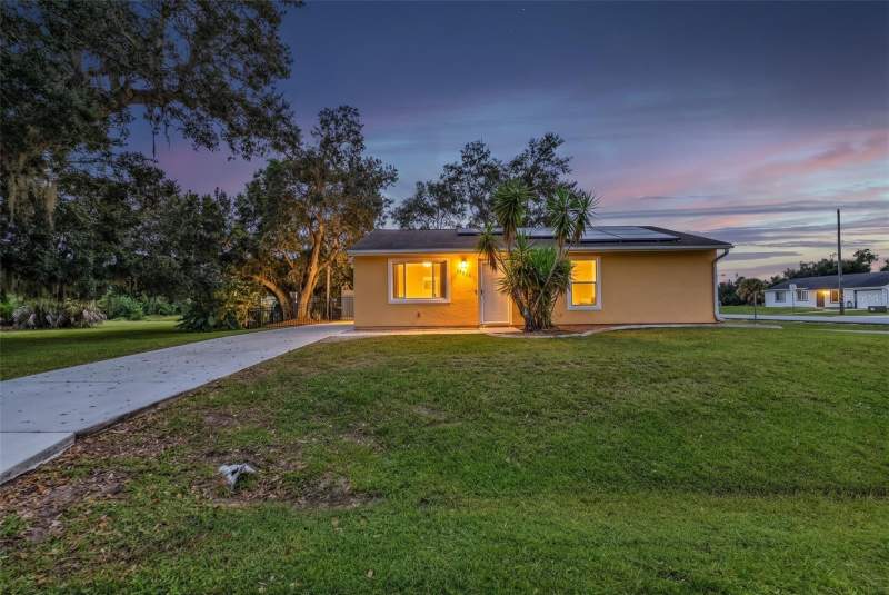 2 bedroom Single Family Residence at 21427 Michigan Avenue, Port Charlotte Sec 027, Port Charlotte — photo 2