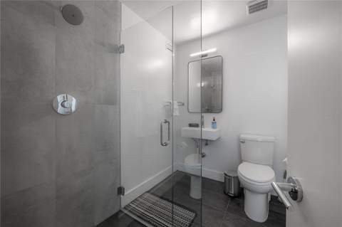 8757 Bay Pointe Drive, Tampa FL - photo 15 of 63
