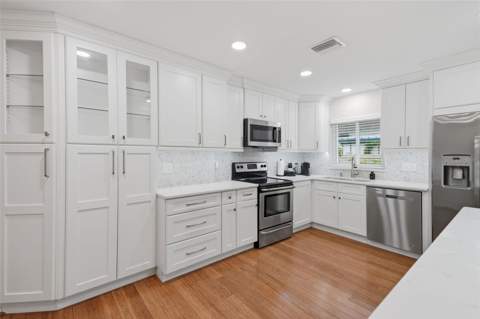 205 SE Monroe Circle, St Petersburg FL - photo 13 of 26