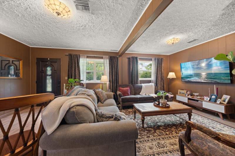 2 bedroom Single Family Residence at 1907 Lakewood Drive, Lake Pines Estates, Clearwater — photo 5