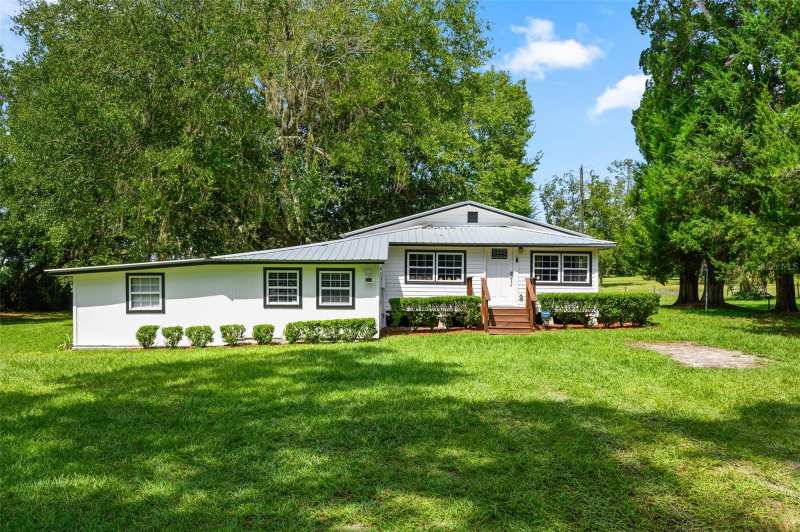 3 bedroom Single Family Residence at 6218 SW 202nd Street, Newberry, Newberry — photo 1