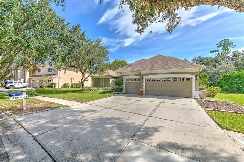 5 bedroom Single Family Residence at 3325 Cypress Landing Drive, River Hills Country Club Parce, Valrico — photo 1