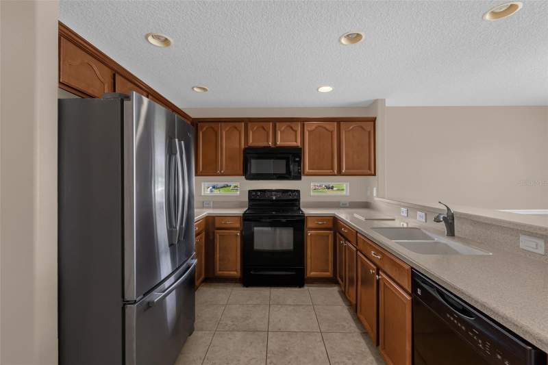 3 bedroom Single Family Residence at 5901 Candle Glow Place, Legacy Of Leesburg, Leesburg — photo 2