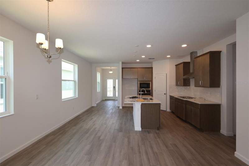 4 bedroom Single Family Residence at 1296 Hyde Street, Center Lake On The Park, St Cloud — photo 4